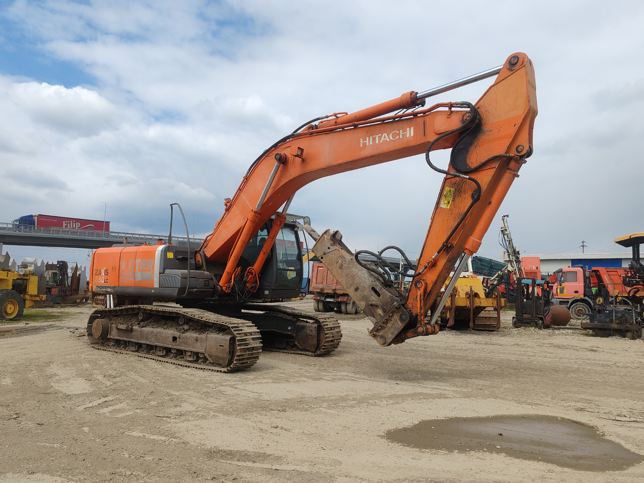 Hitachi ZX350LC-3 - Excavadora de cadenas: foto 1 Hitachi ZX350LC-3 - Excavadora de cadenas: foto 1