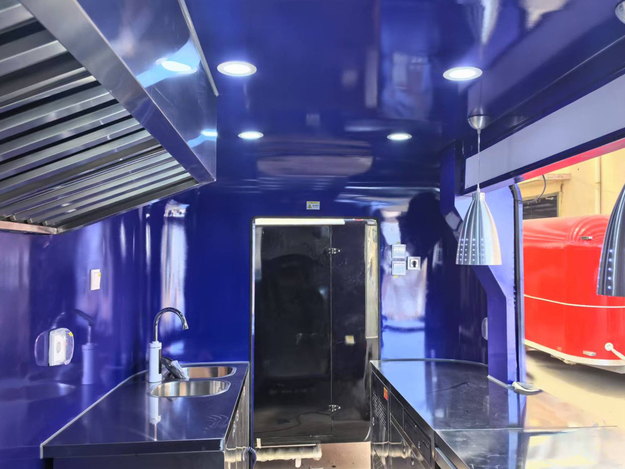 Deli Star Trailer Futura 4000 - EU standards - Remolque venta ambulante: foto 3 Deli Star Trailer Futura 4000 - EU standards - Remolque venta ambulante: foto 3