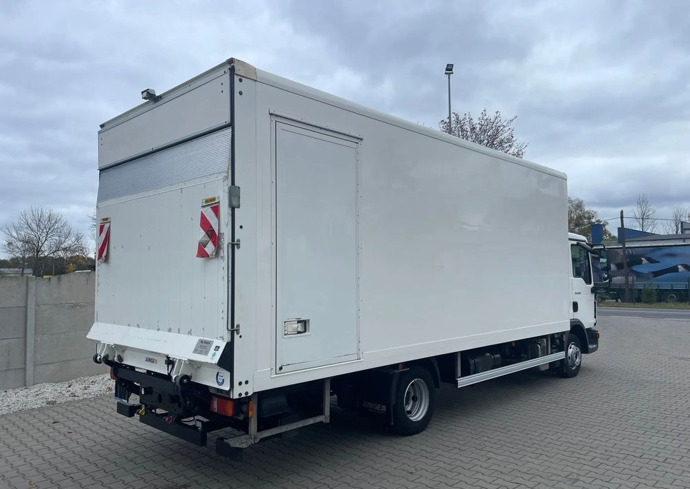 MAN TGL 8.190 KLIMA , PODUSZKI! - Camión caja cerrada: foto 5 MAN TGL 8.190 KLIMA , PODUSZKI! - Camión caja cerrada: foto 5