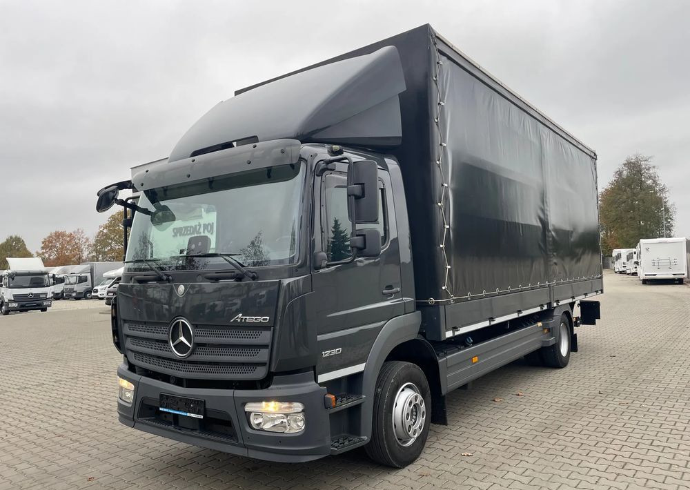 Mercedes-Benz ATEGO 1230 - Camión lona: foto 2 Mercedes-Benz ATEGO 1230 - Camión lona: foto 2