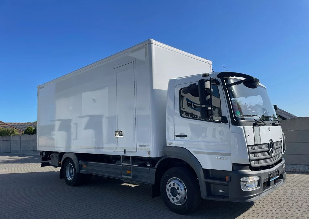 Mercedes-Benz ATEGO 1324, 15 EUROPALET, ŁADOWNOŚĆ 7,5 T - Camión caja cerrada: foto 5 Mercedes-Benz ATEGO 1324, 15 EUROPALET, ŁADOWNOŚĆ 7,5 T - Camión caja cerrada: foto 5
