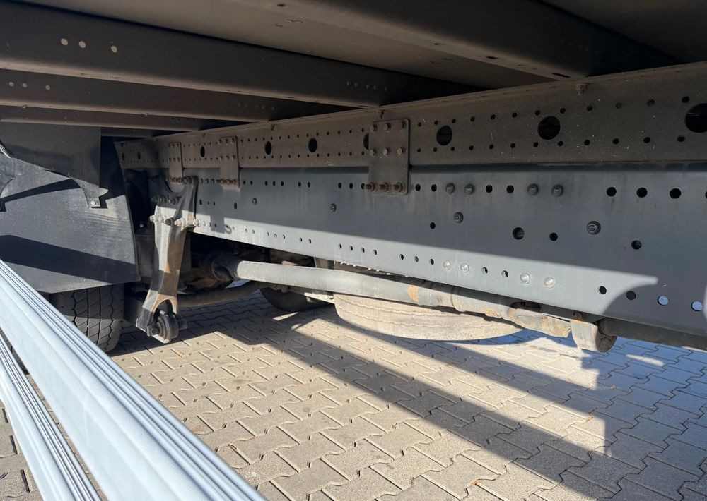 Mercedes-Benz AXOR 1824, EURO 5,KLIMA, KONTENER 8,5 m! - Camión caja cerrada: foto 5 Mercedes-Benz AXOR 1824, EURO 5,KLIMA, KONTENER 8,5 m! - Camión caja cerrada: foto 5