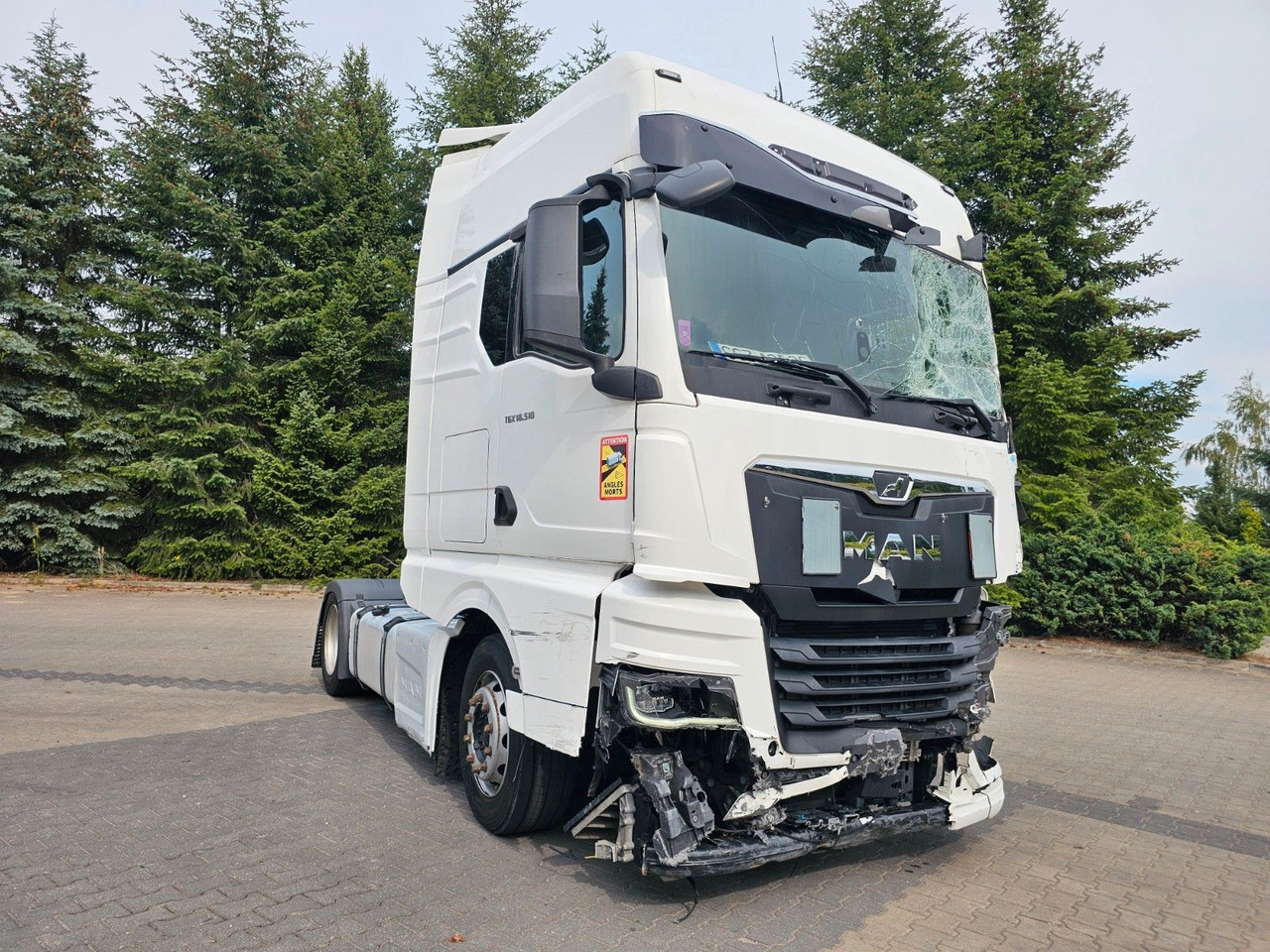 MAN TGX 18.510 XXL INTARDER - Motor , Rahmen 100% OK - Cabeza tractora: foto 1 MAN TGX 18.510 XXL INTARDER - Motor , Rahmen 100% OK - Cabeza tractora: foto 1