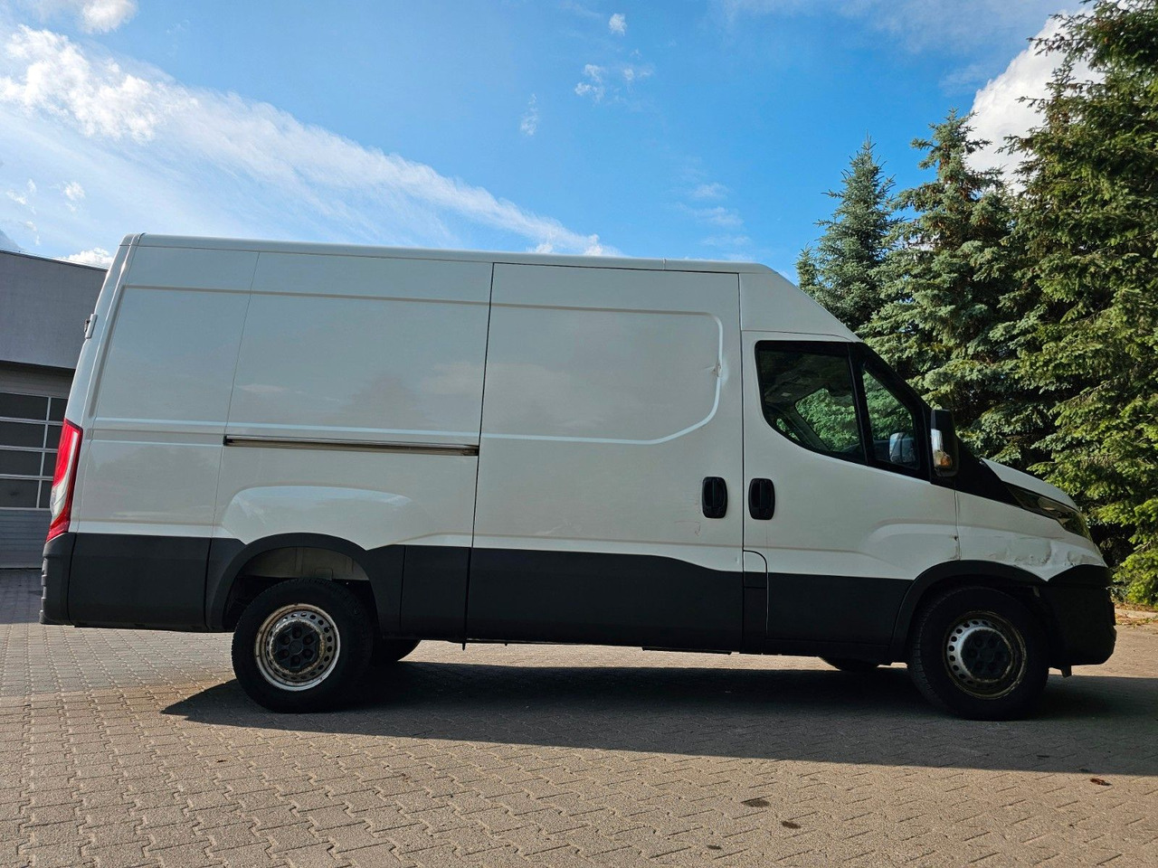 Iveco DAILY 35-160 L3H2 Nur 129tkm ! Leichte unfall - Furgón: foto 5 Iveco DAILY 35-160 L3H2 Nur 129tkm ! Leichte unfall - Furgón: foto 5
