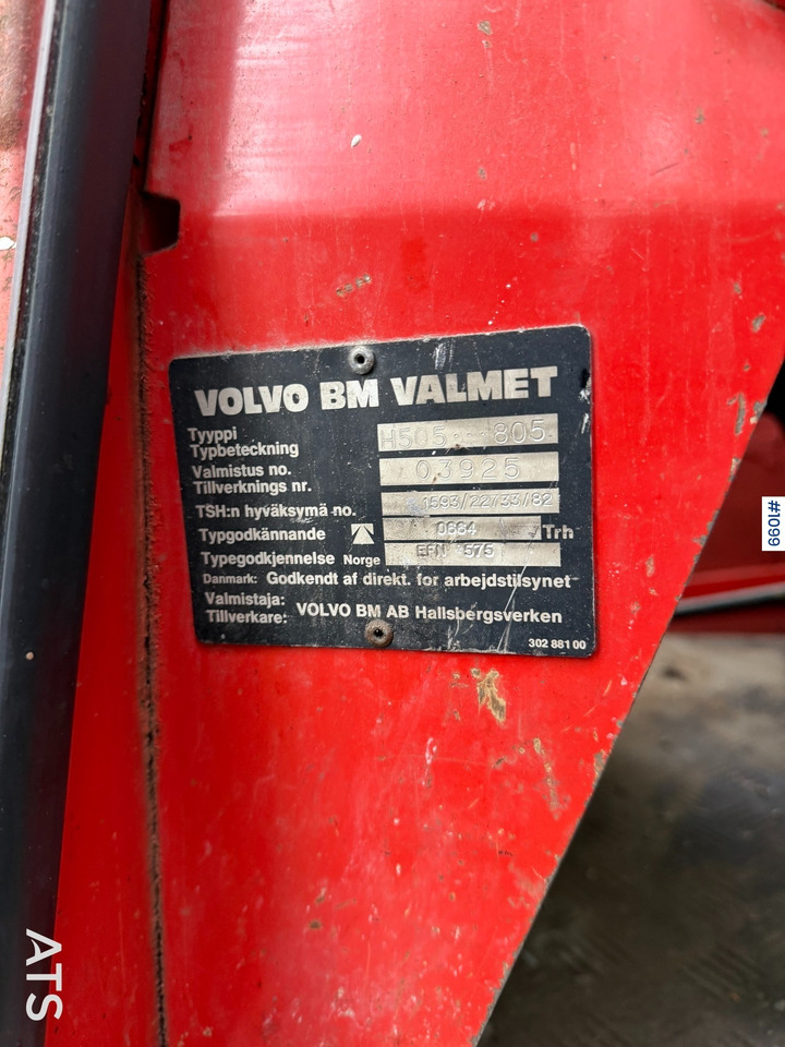 Valmet 505 Tractor and forestry trailer - Tractor, Remolque forestal: foto 5 Valmet 505 Tractor and forestry trailer - Tractor, Remolque forestal: foto 5