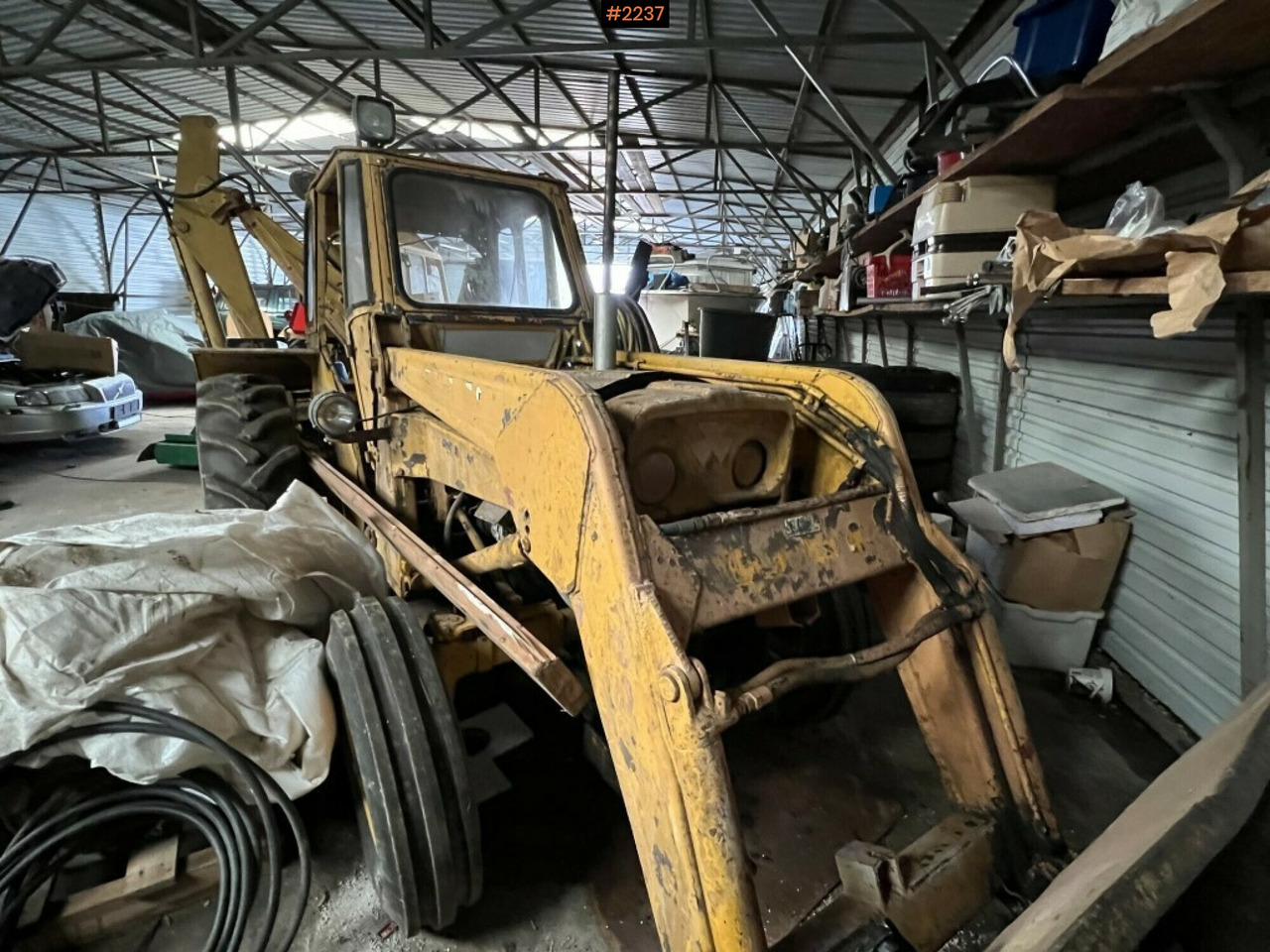Backhoe loader- MASSEY-FERGUSON 203 - Retroexcavadora: foto 1 Backhoe loader- MASSEY-FERGUSON 203 - Retroexcavadora: foto 1