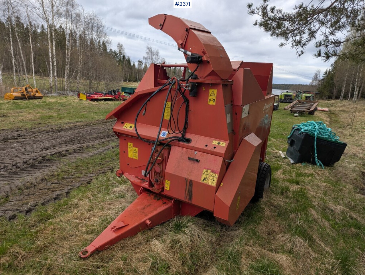 Bale cutter / Feed shredder Kverneland Taarup 853 - Maquinaria de henificación: foto 2 Bale cutter / Feed shredder Kverneland Taarup 853 - Maquinaria de henificación: foto 2