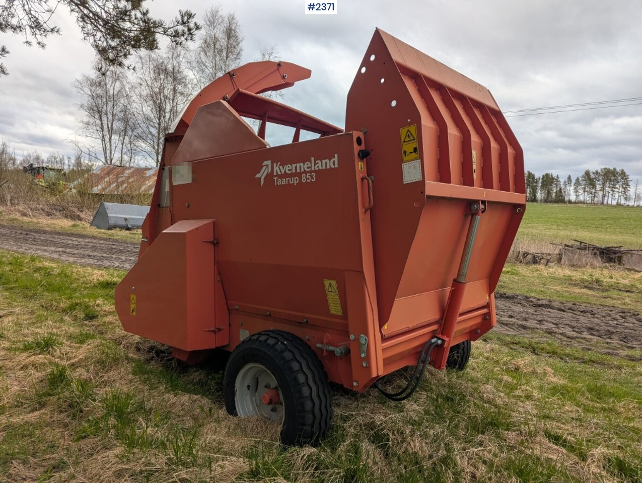 Bale cutter / Feed shredder Kverneland Taarup 853 - Maquinaria de henificación: foto 4 Bale cutter / Feed shredder Kverneland Taarup 853 - Maquinaria de henificación: foto 4