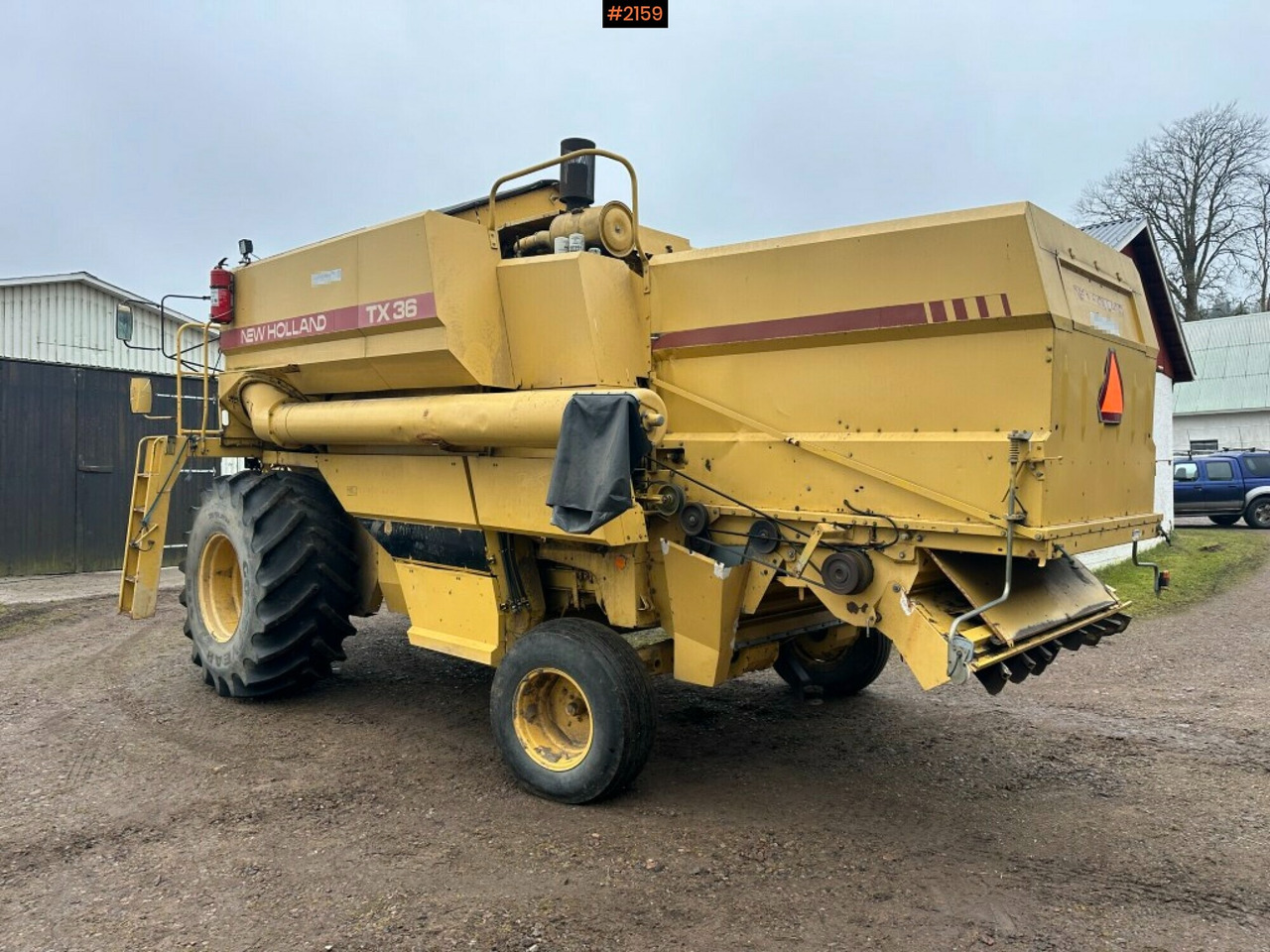 Combine harvester New Holland TX36 20 ft header with wagon (see video) - Cosechadora de granos: foto 5 Combine harvester New Holland TX36 20 ft header with wagon (see video) - Cosechadora de granos: foto 5