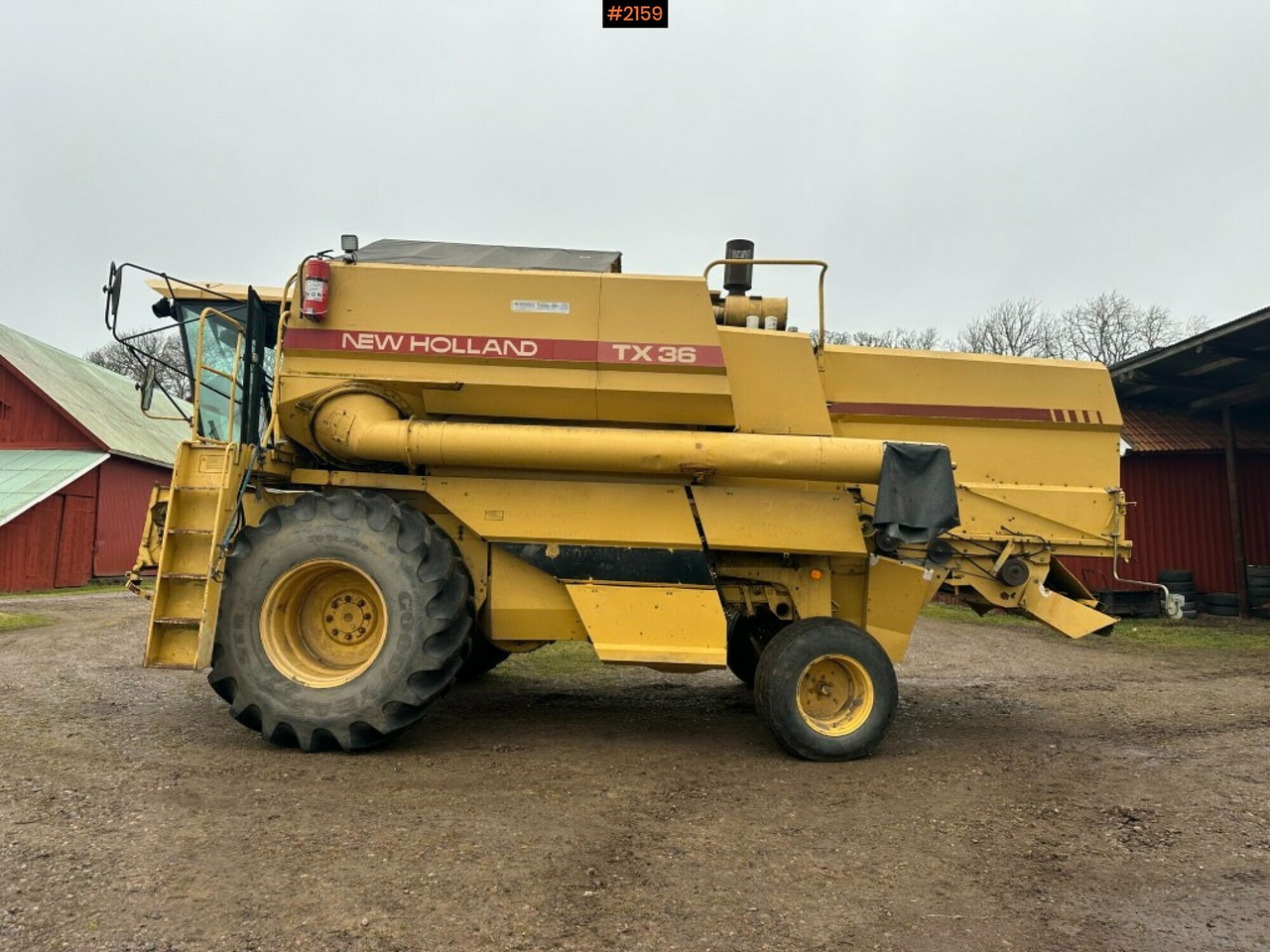 Combine harvester New Holland TX36 20 ft header with wagon (see video) - Cosechadora de granos: foto 3 Combine harvester New Holland TX36 20 ft header with wagon (see video) - Cosechadora de granos: foto 3