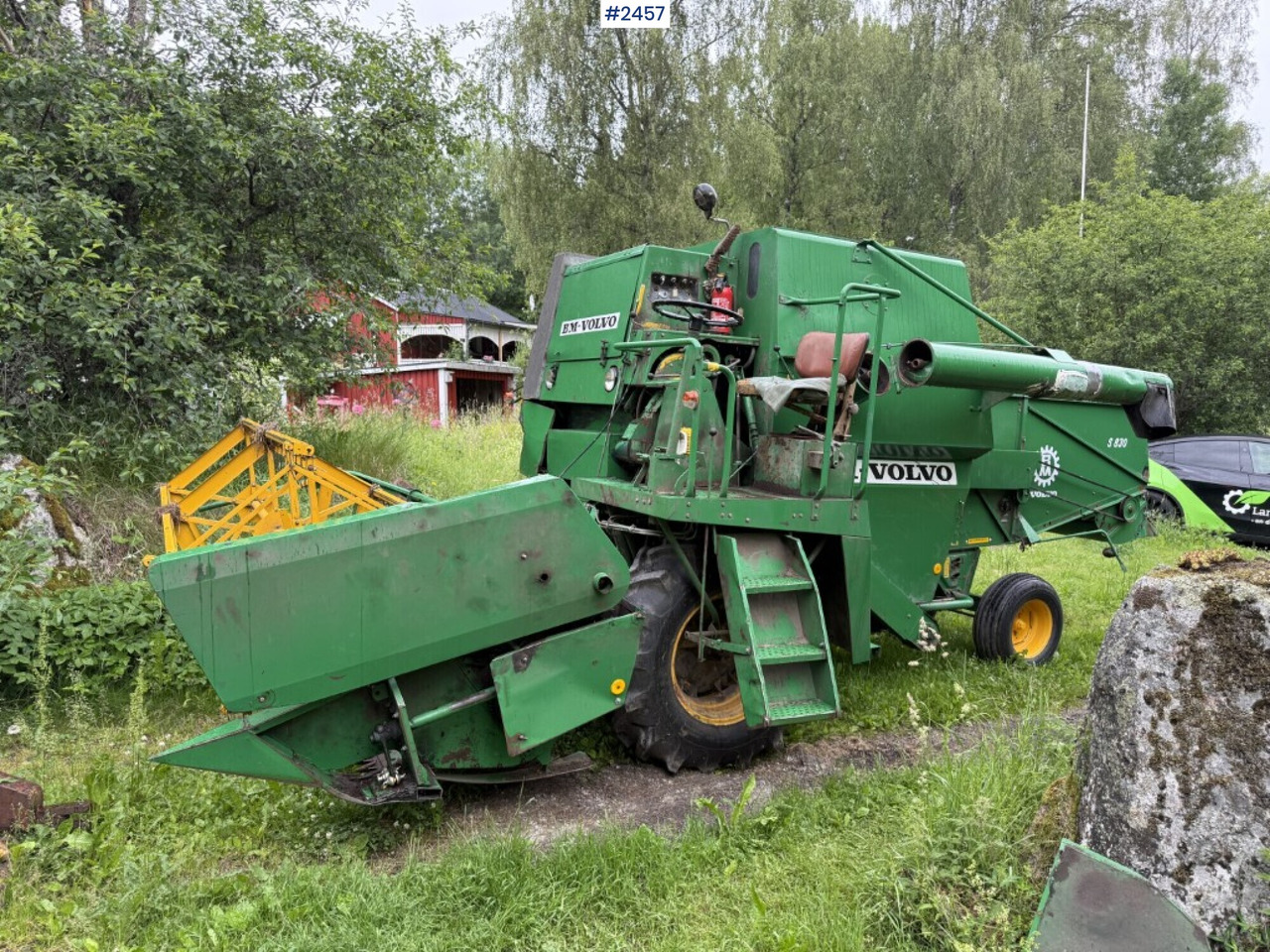 Combine harvester Volvo BM S830 with 2 cutting tables - Cosechadora de granos: foto 2 Combine harvester Volvo BM S830 with 2 cutting tables - Cosechadora de granos: foto 2
