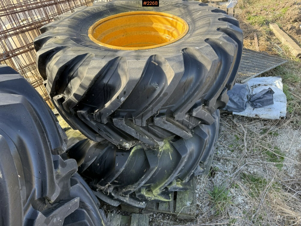 Michelin twin tires on rim 540/70 R24 - Rueda completa: foto 2 Michelin twin tires on rim 540/70 R24 - Rueda completa: foto 2