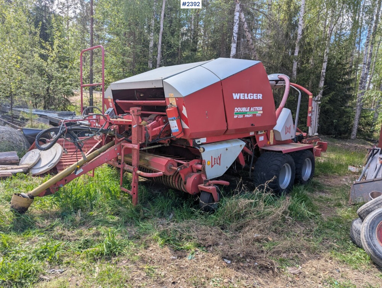 Round baler / Combination baler Welger double action 220 profi - Maquinaria de henificación: foto 1 Round baler / Combination baler Welger double action 220 profi - Maquinaria de henificación: foto 1