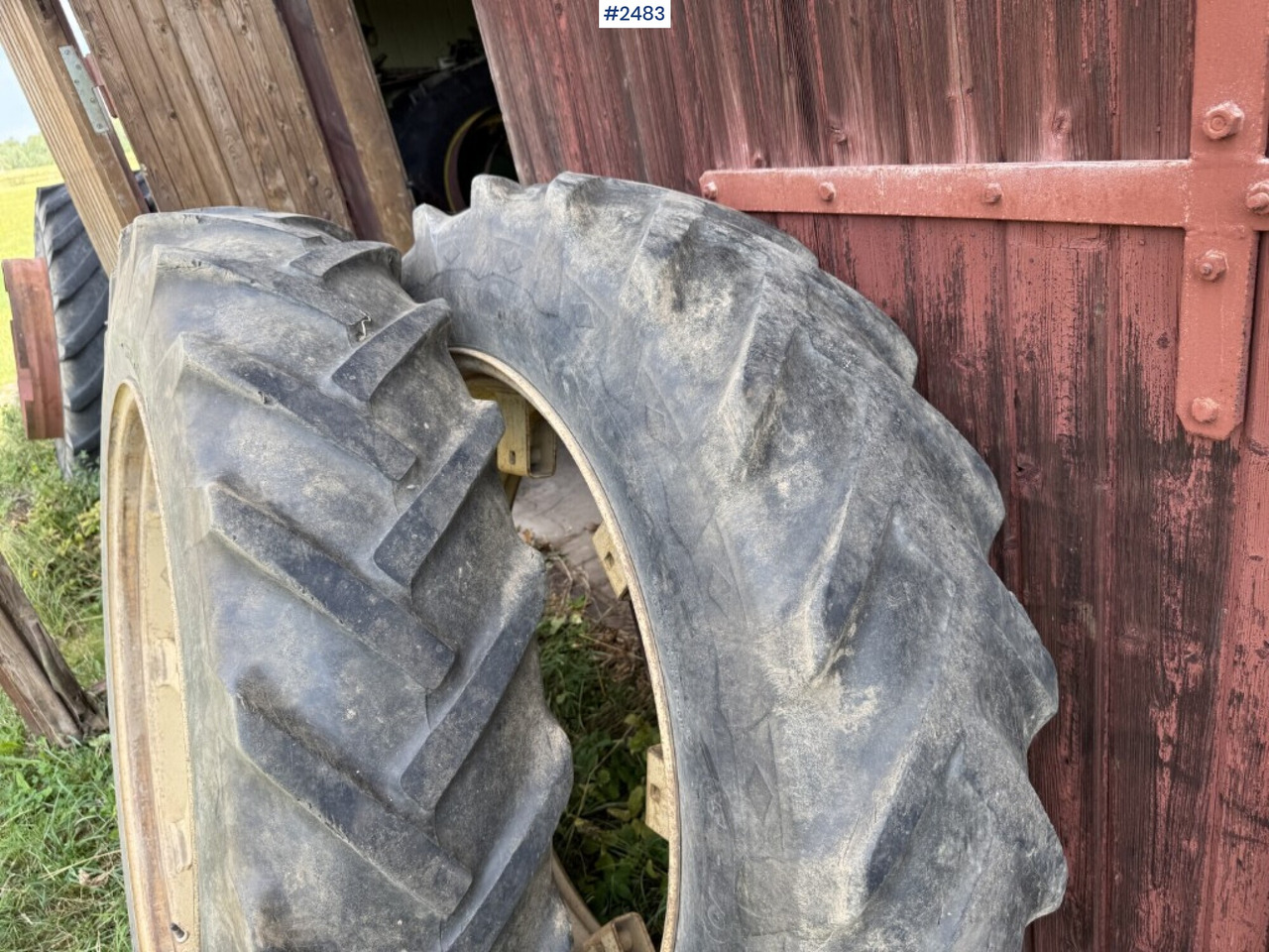 Tractor tires with rings Goodyear 13.6-38 - Rueda completa para Maquinaria agrícola: foto 2 Tractor tires with rings Goodyear 13.6-38 - Rueda completa para Maquinaria agrícola: foto 2