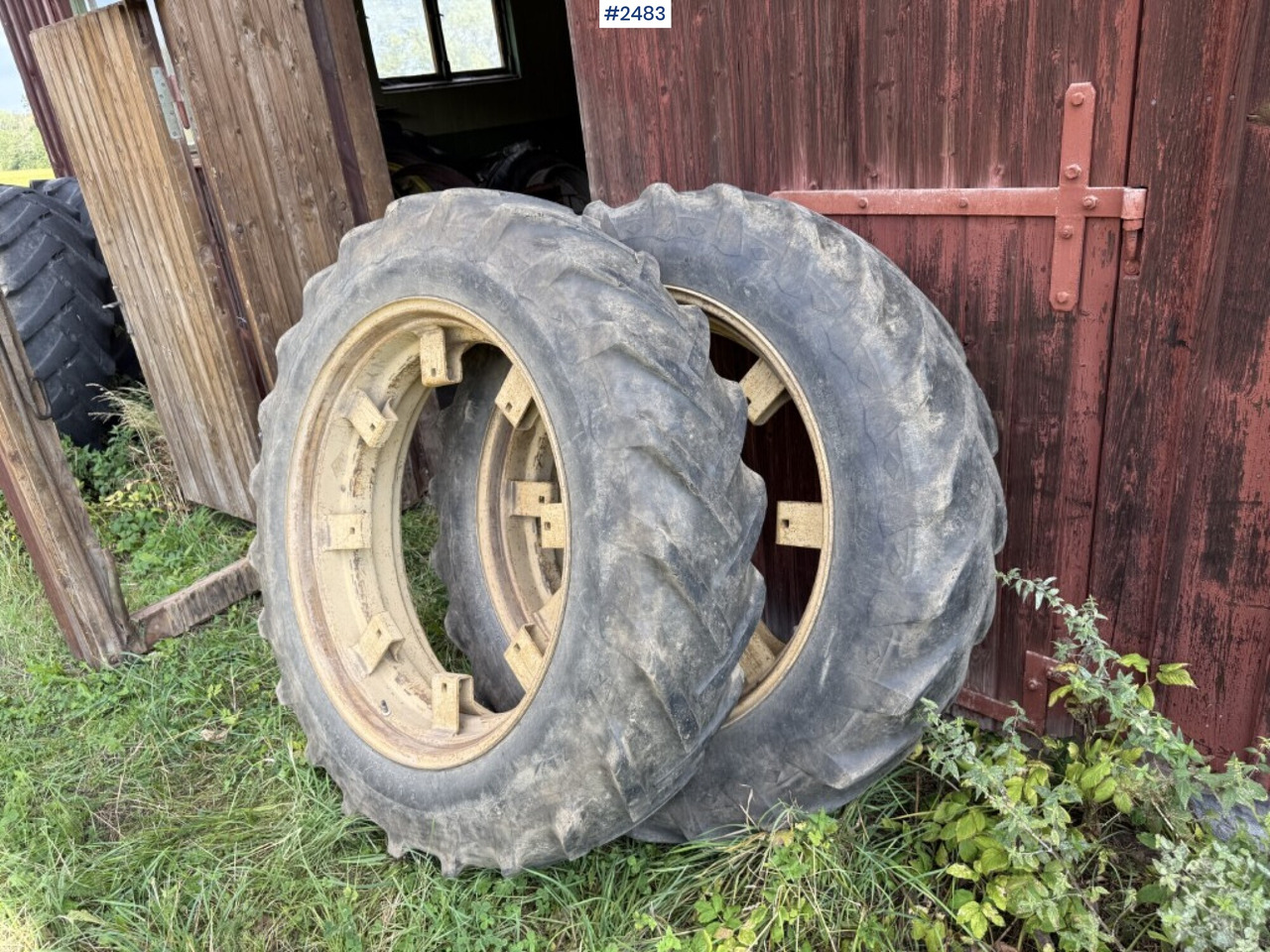 Tractor tires with rings Goodyear 13.6-38 - Rueda completa para Maquinaria agrícola: foto 1 Tractor tires with rings Goodyear 13.6-38 - Rueda completa para Maquinaria agrícola: foto 1