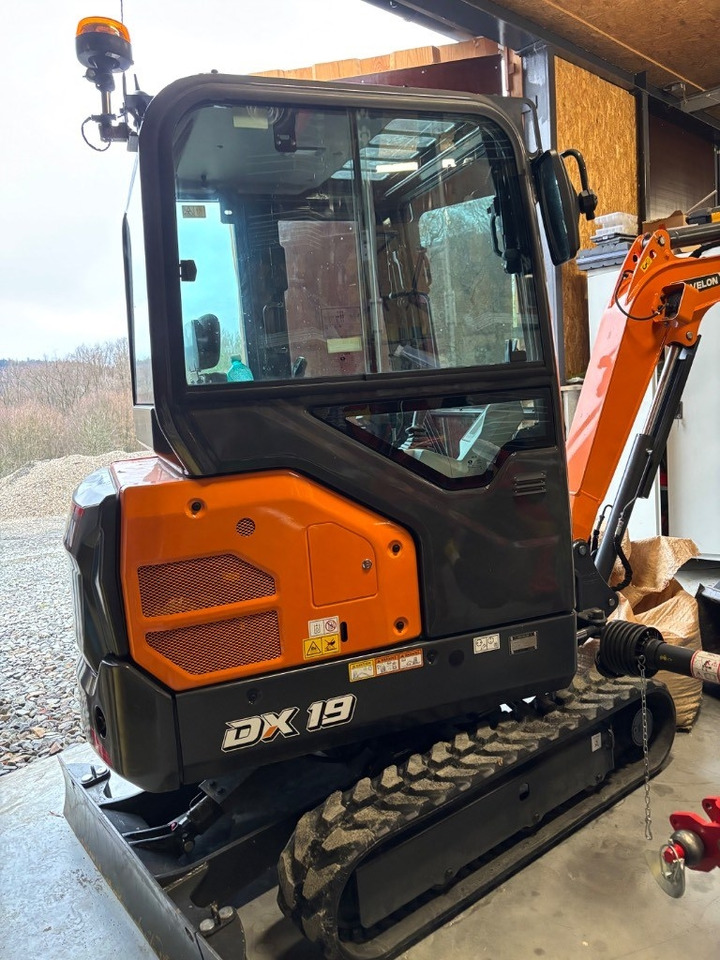 Develon DX 19 Z-7 - Miniexcavadora: foto 1 Develon DX 19 Z-7 - Miniexcavadora: foto 1