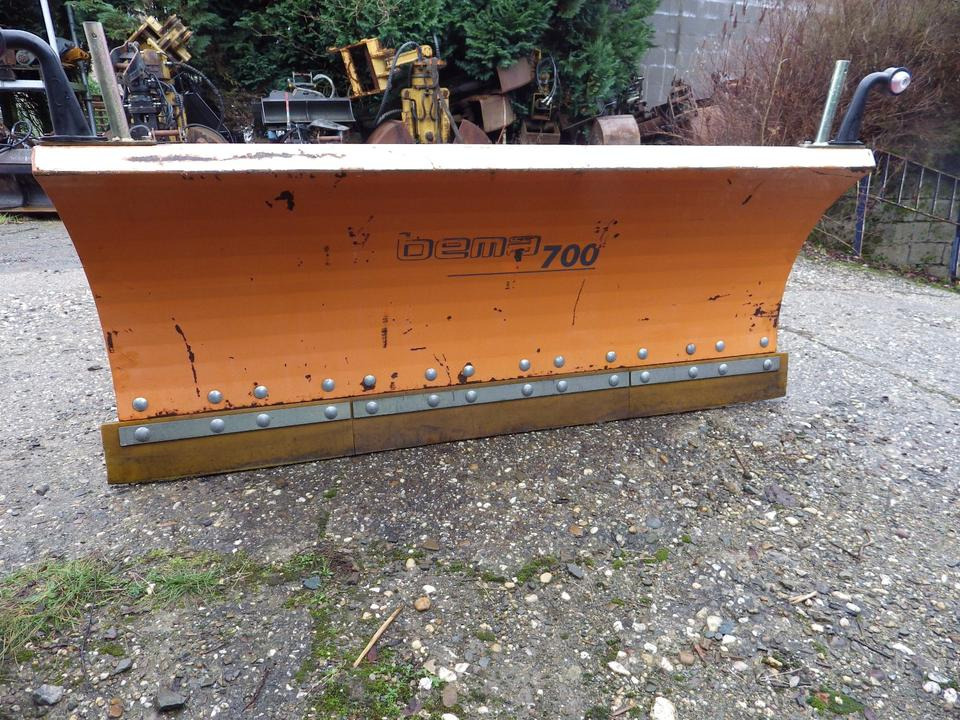 Schneeschild + Kehrmaschine für KRAMER 350 180 112 - Cuchilla quitanieves: foto 1 Schneeschild + Kehrmaschine für KRAMER 350 180 112 - Cuchilla quitanieves: foto 1