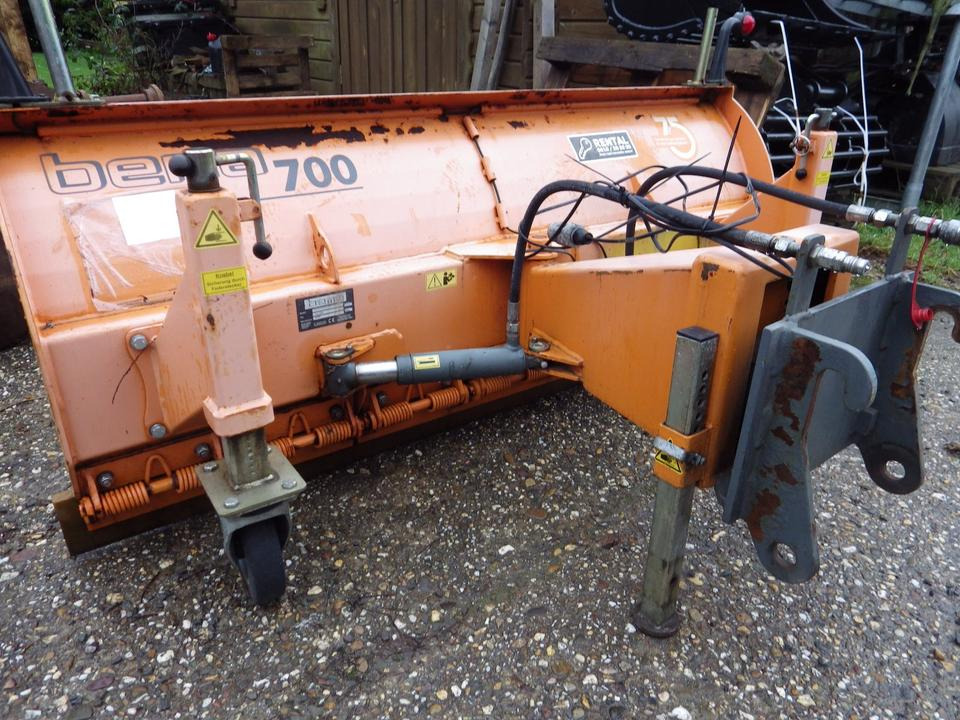 Schneeschild + Kehrmaschine für KRAMER 350 180 112 - Cuchilla quitanieves: foto 3 Schneeschild + Kehrmaschine für KRAMER 350 180 112 - Cuchilla quitanieves: foto 3