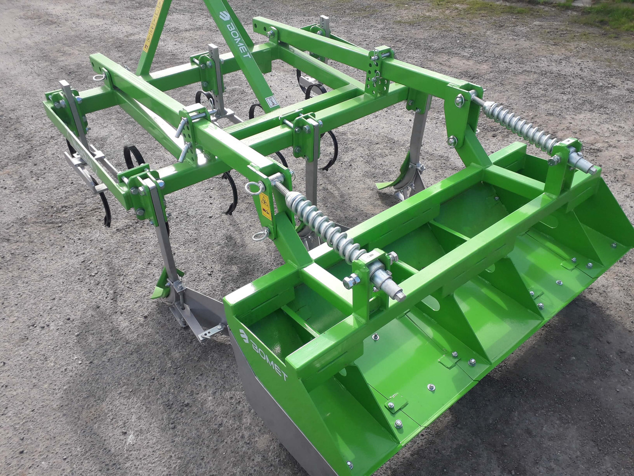 BOMET Butteuse avec cape arrière 2 rangs (tôles démontables) NOCTU - Equipo para trabajo del suelo: foto 2 BOMET Butteuse avec cape arrière 2 rangs (tôles démontables) NOCTU - Equipo para trabajo del suelo: foto 2