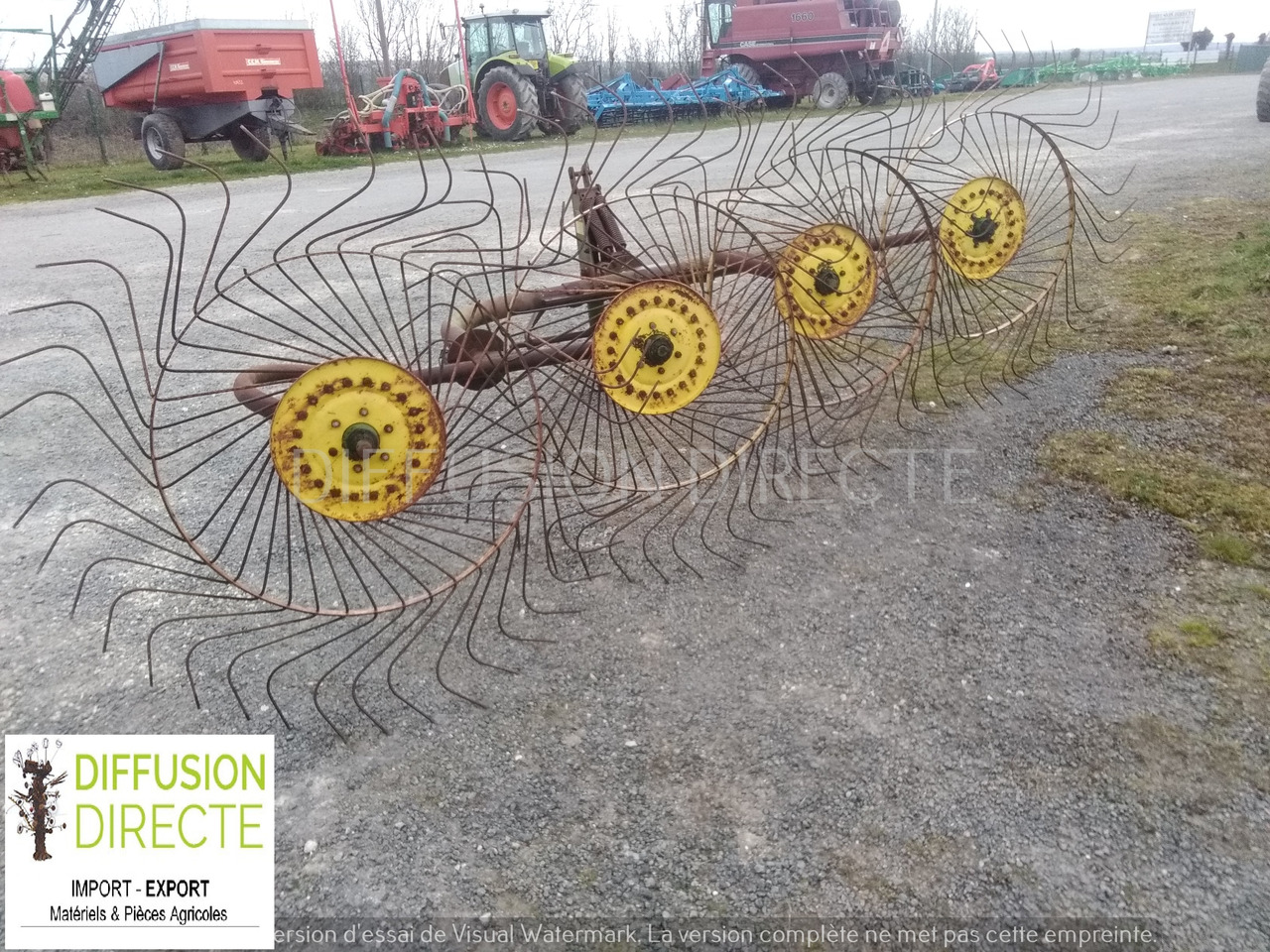 JOHN DEERE ANDAINEUR P 140 - Henificadora: foto 1 JOHN DEERE ANDAINEUR P 140 - Henificadora: foto 1