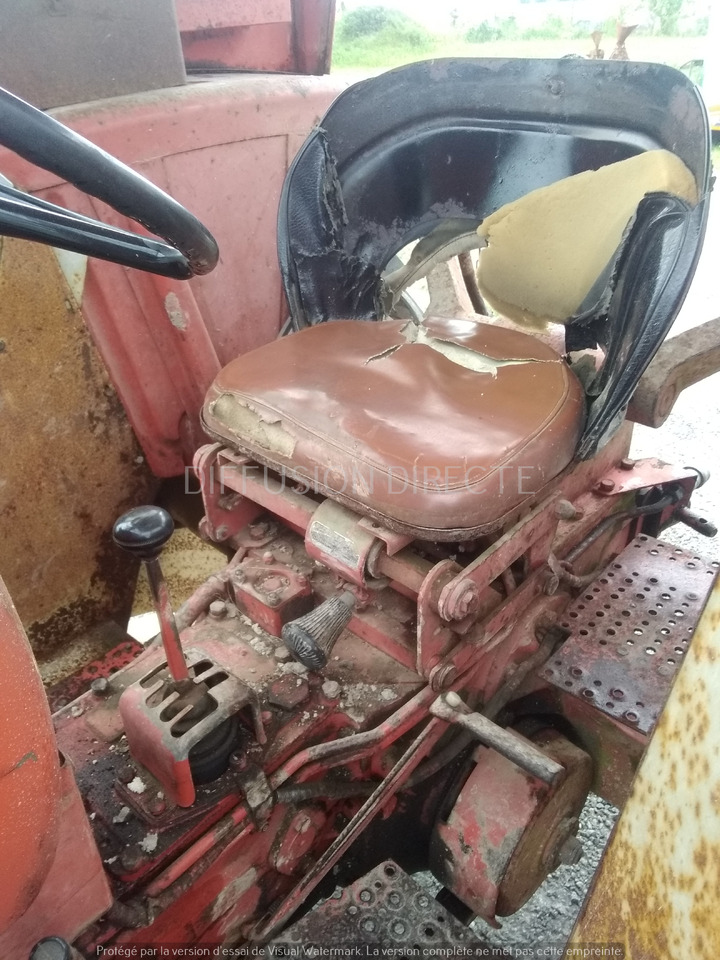 RENAULT TRACTEUR AGRICOLE 56 - Tractor: foto 5 RENAULT TRACTEUR AGRICOLE 56 - Tractor: foto 5