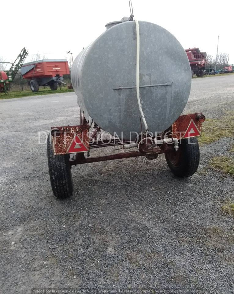 TONNE A EAU 1500 - Remolque cisterna: foto 3 TONNE A EAU 1500 - Remolque cisterna: foto 3