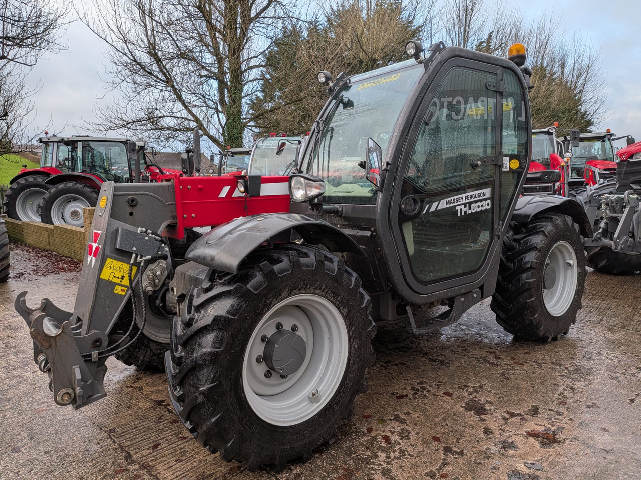 2020 MF TH6030 Telehandler, genuine 300 hours, As New - Manipulador telescópico: foto 2 2020 MF TH6030 Telehandler, genuine 300 hours, As New - Manipulador telescópico: foto 2