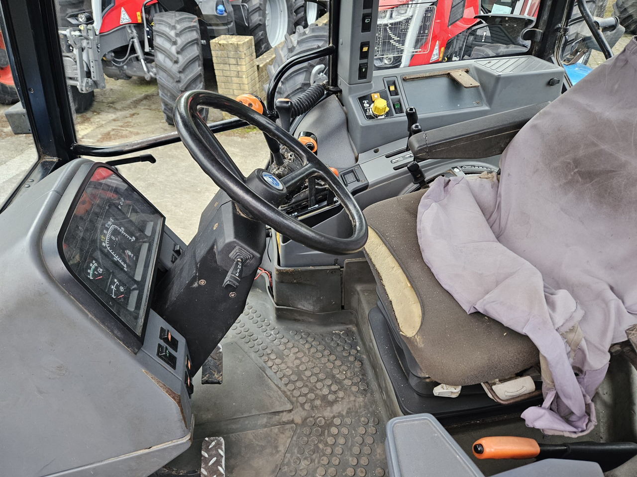 New Holland 7840 SLDP Turbo, 1 Owner machine - Tractor: foto 5 New Holland 7840 SLDP Turbo, 1 Owner machine - Tractor: foto 5