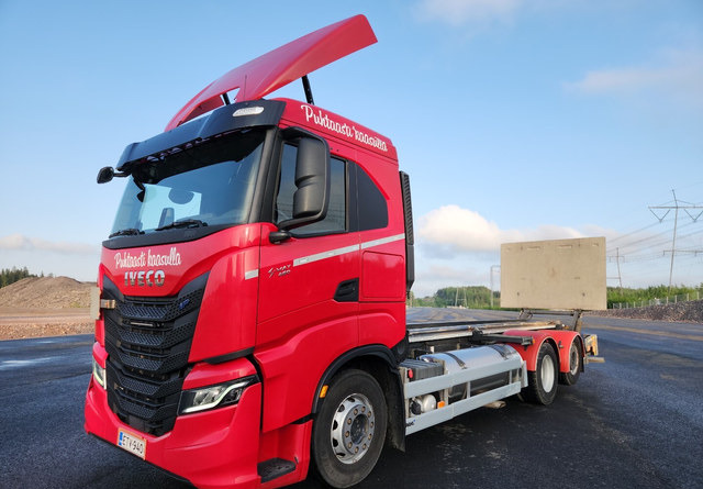 Iveco S-Way 6x2 LNG / LBG - Camión chasis: foto 1 Iveco S-Way 6x2 LNG / LBG - Camión chasis: foto 1