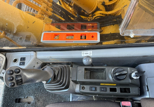 Excavadora de cadenas New HollandE235SR: foto 17