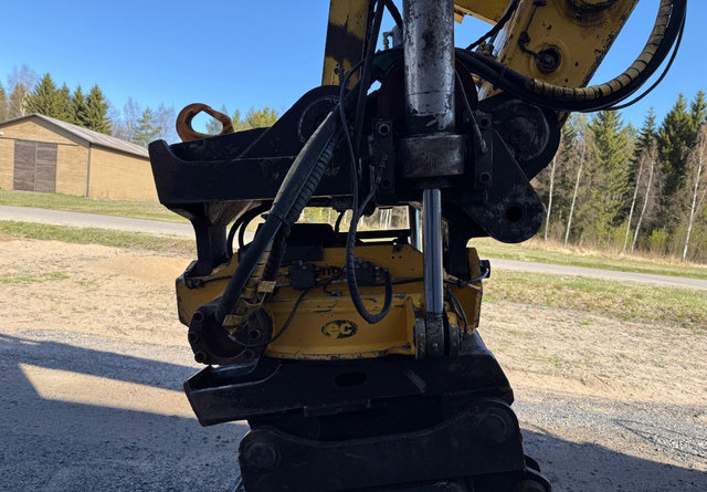 Excavadora de cadenas New HollandE235SR: foto 10