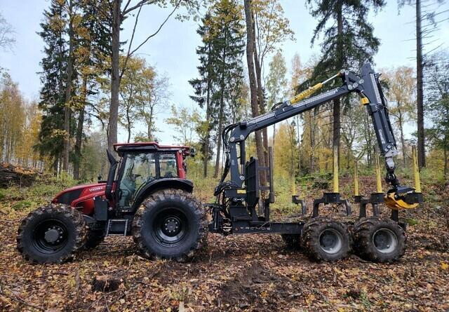ValtraN123 + Kronos 140 4WDM + Cranab FC8 - Tractor forestal, Remolque forestal: foto 2 ValtraN123 + Kronos 140 4WDM + Cranab FC8 - Tractor forestal, Remolque forestal: foto 2