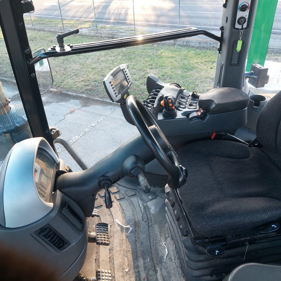 CHALLENGER MT 765E - Tractor: foto 5 CHALLENGER MT 765E - Tractor: foto 5