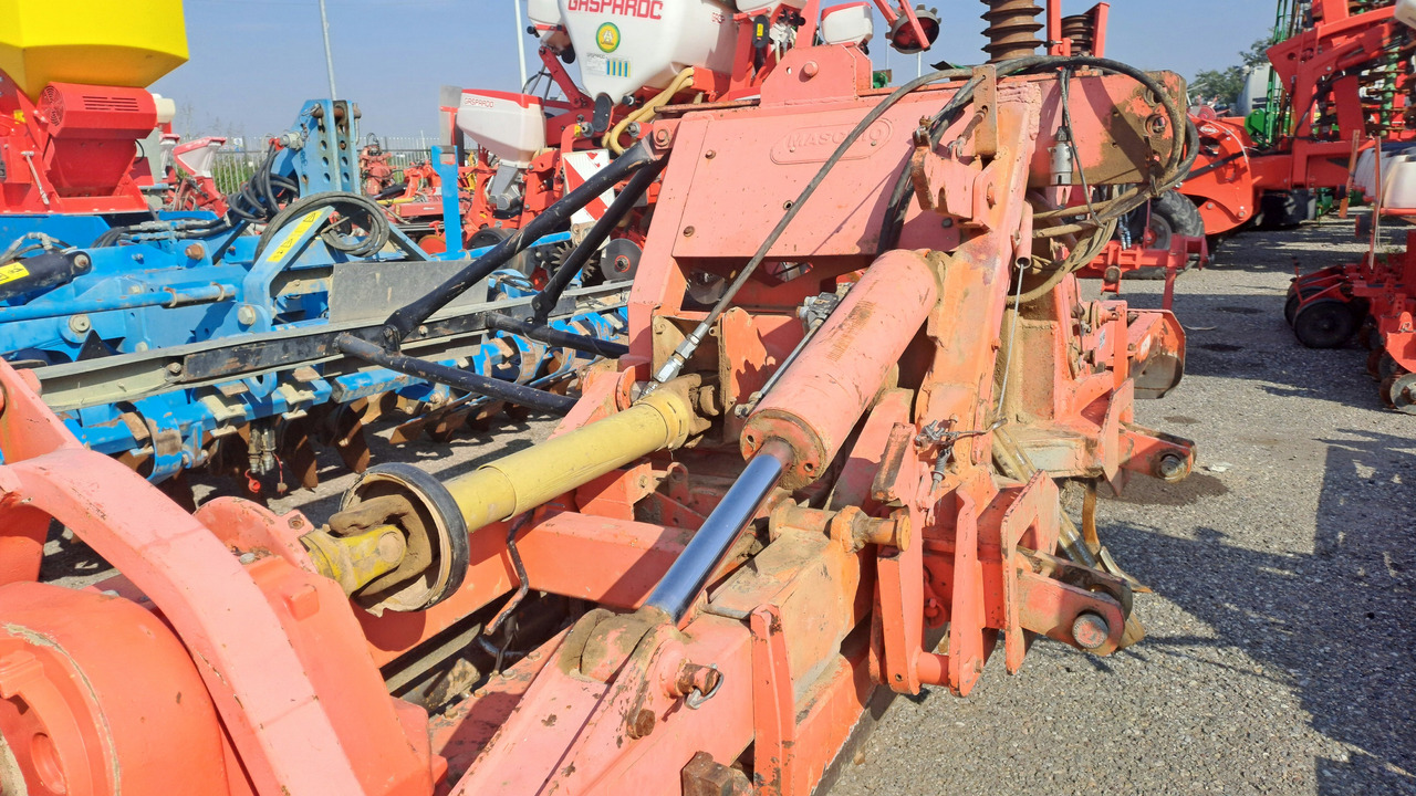 ERPICE ROTANTE MASCHIO AQUILA 6 METRI MOD 6000 * CR - Rotocultivador: foto 2 ERPICE ROTANTE MASCHIO AQUILA 6 METRI MOD 6000 * CR - Rotocultivador: foto 2