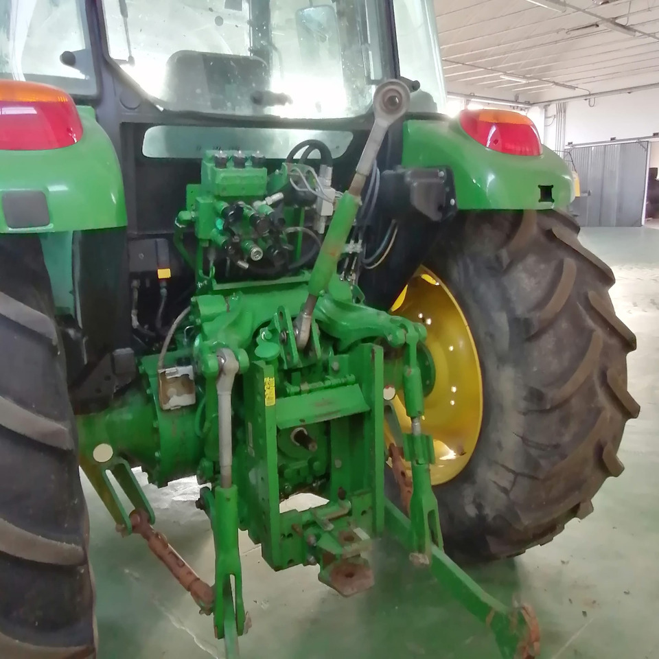 JOHN DEERE 5070 M - Tractor: foto 2 JOHN DEERE 5070 M - Tractor: foto 2