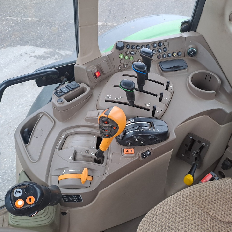 Tractor JOHN DEERE 6120R CON CARICATORE FRONTALE 623 M: foto 14 Tractor JOHN DEERE 6120R CON CARICATORE FRONTALE 623 M: foto 14