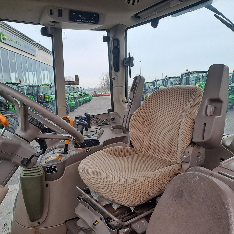 Tractor JOHN DEERE 6120R CON CARICATORE FRONTALE 623 M: foto 13 Tractor JOHN DEERE 6120R CON CARICATORE FRONTALE 623 M: foto 13