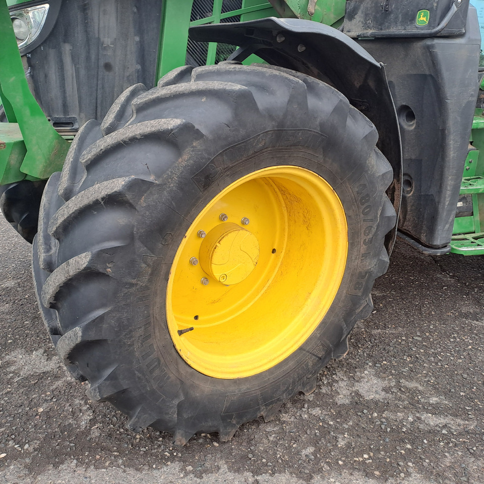 Tractor JOHN DEERE 6120R CON CARICATORE FRONTALE 623 M: foto 12 Tractor JOHN DEERE 6120R CON CARICATORE FRONTALE 623 M: foto 12