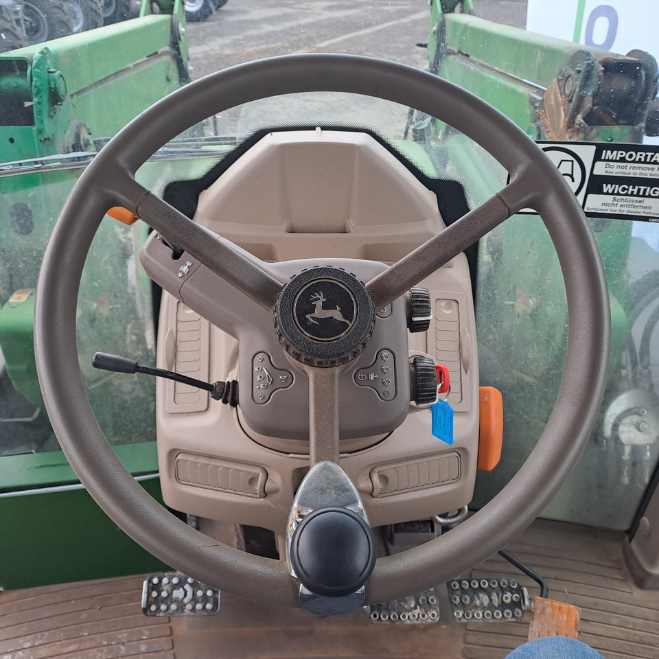 Tractor JOHN DEERE 6120R CON CARICATORE FRONTALE 623 M: foto 16 Tractor JOHN DEERE 6120R CON CARICATORE FRONTALE 623 M: foto 16