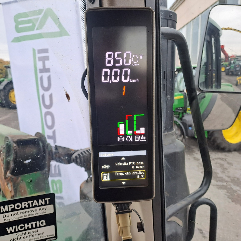 Tractor JOHN DEERE 6120R CON CARICATORE FRONTALE 623 M: foto 15 Tractor JOHN DEERE 6120R CON CARICATORE FRONTALE 623 M: foto 15