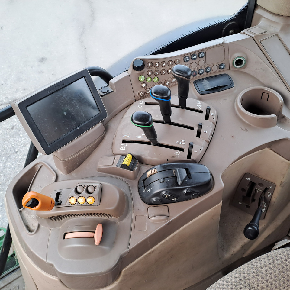 Tractor JOHN DEERE 6170R: foto 13 Tractor JOHN DEERE 6170R: foto 13