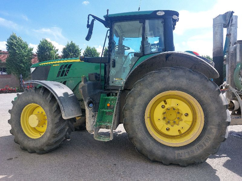 JOHN DEERE 6215R - Tractor: foto 1 JOHN DEERE 6215R - Tractor: foto 1