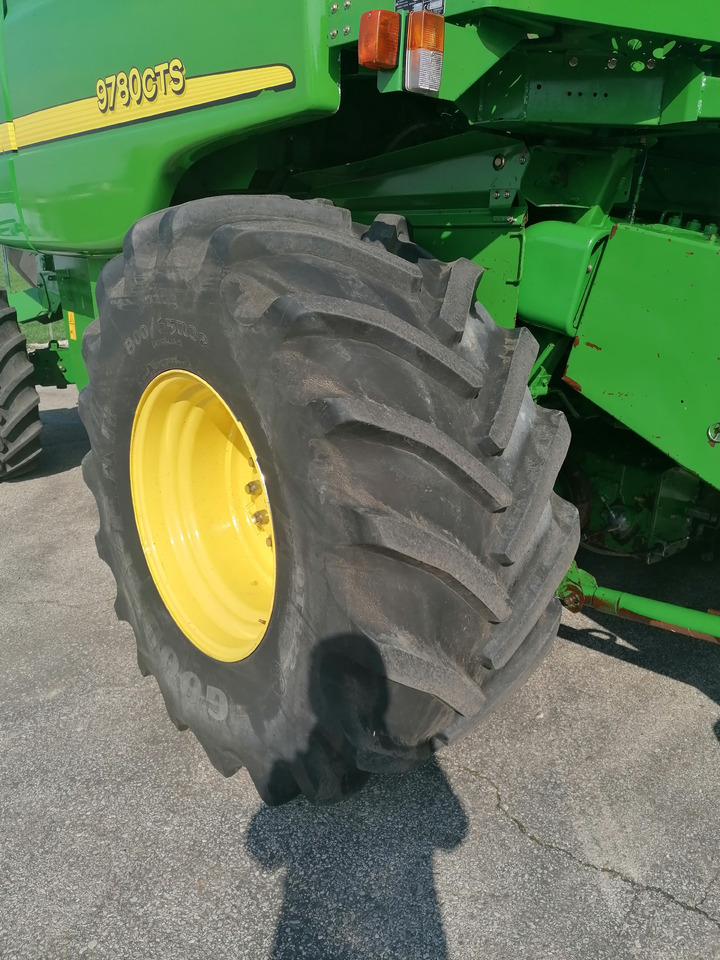 JOHN DEERE CTS 9780 - Cosechadora de granos: foto 2 JOHN DEERE CTS 9780 - Cosechadora de granos: foto 2