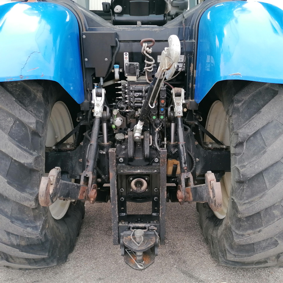NEW HOLLAND 6090 - Tractor: foto 4 NEW HOLLAND 6090 - Tractor: foto 4