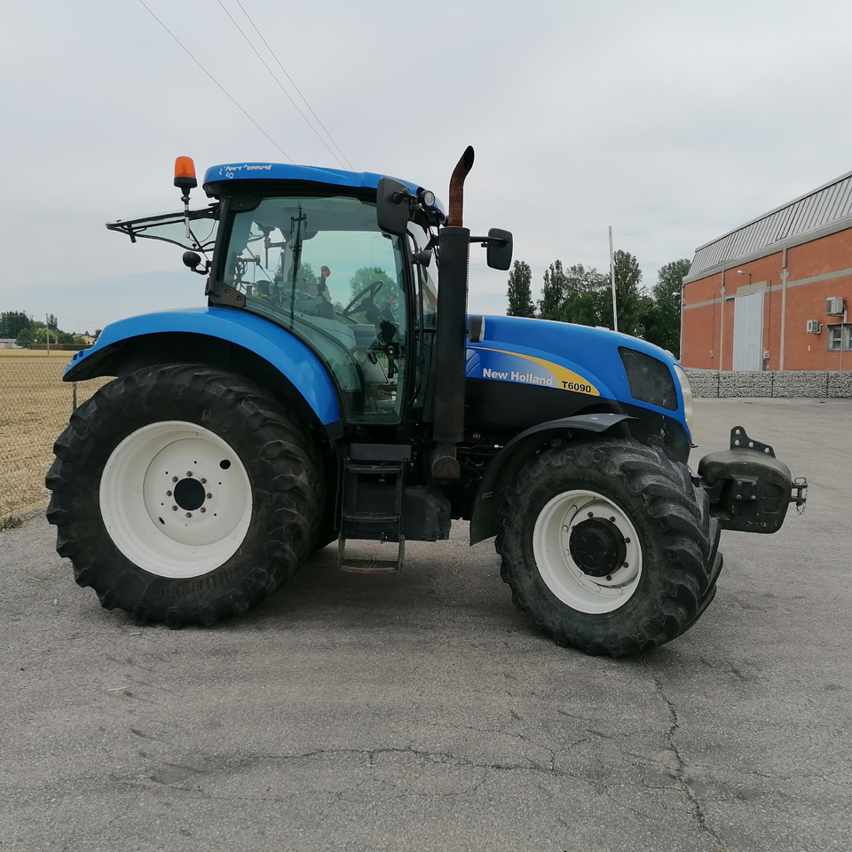 NEW HOLLAND 6090 - Tractor: foto 3 NEW HOLLAND 6090 - Tractor: foto 3