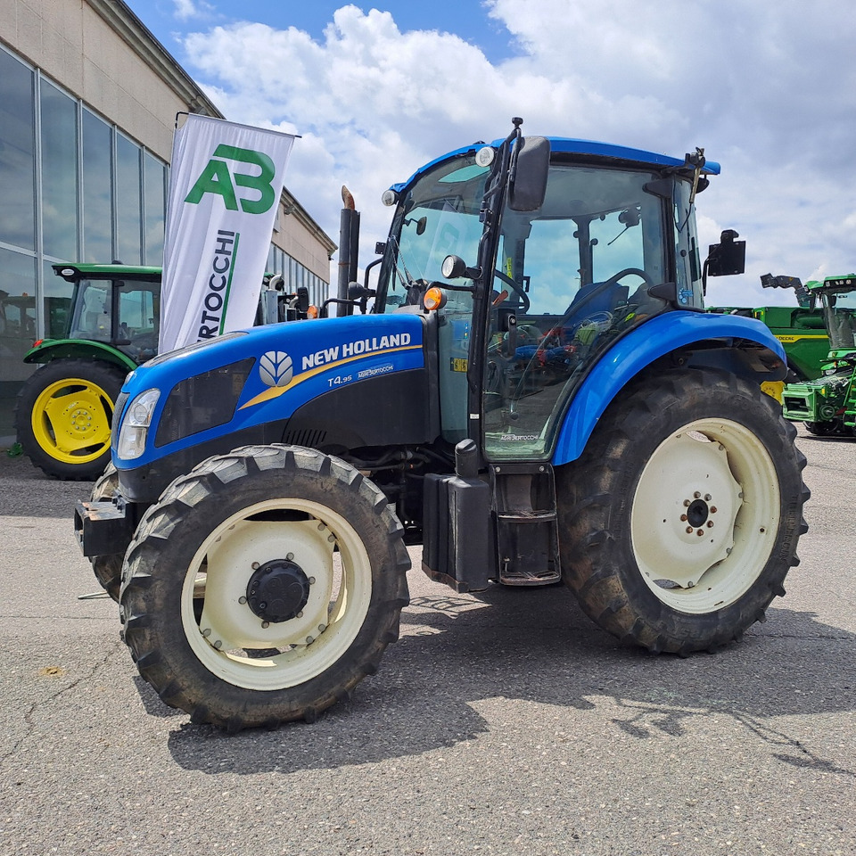 Tractor NEW HOLLAND T4.95: foto 1