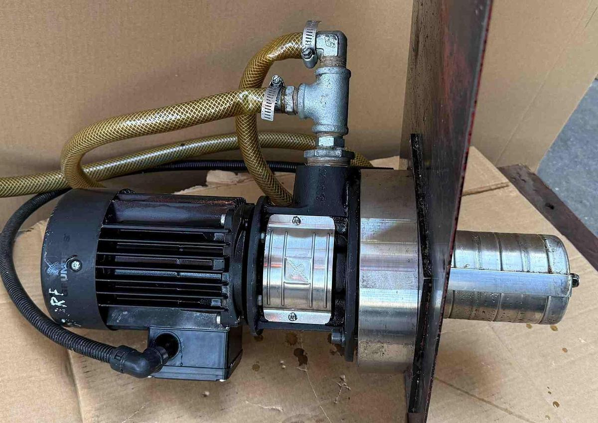 Kühlmittelpumpe GRUNDFOS - Bomba de refrigerante: foto 2 Kühlmittelpumpe GRUNDFOS - Bomba de refrigerante: foto 2