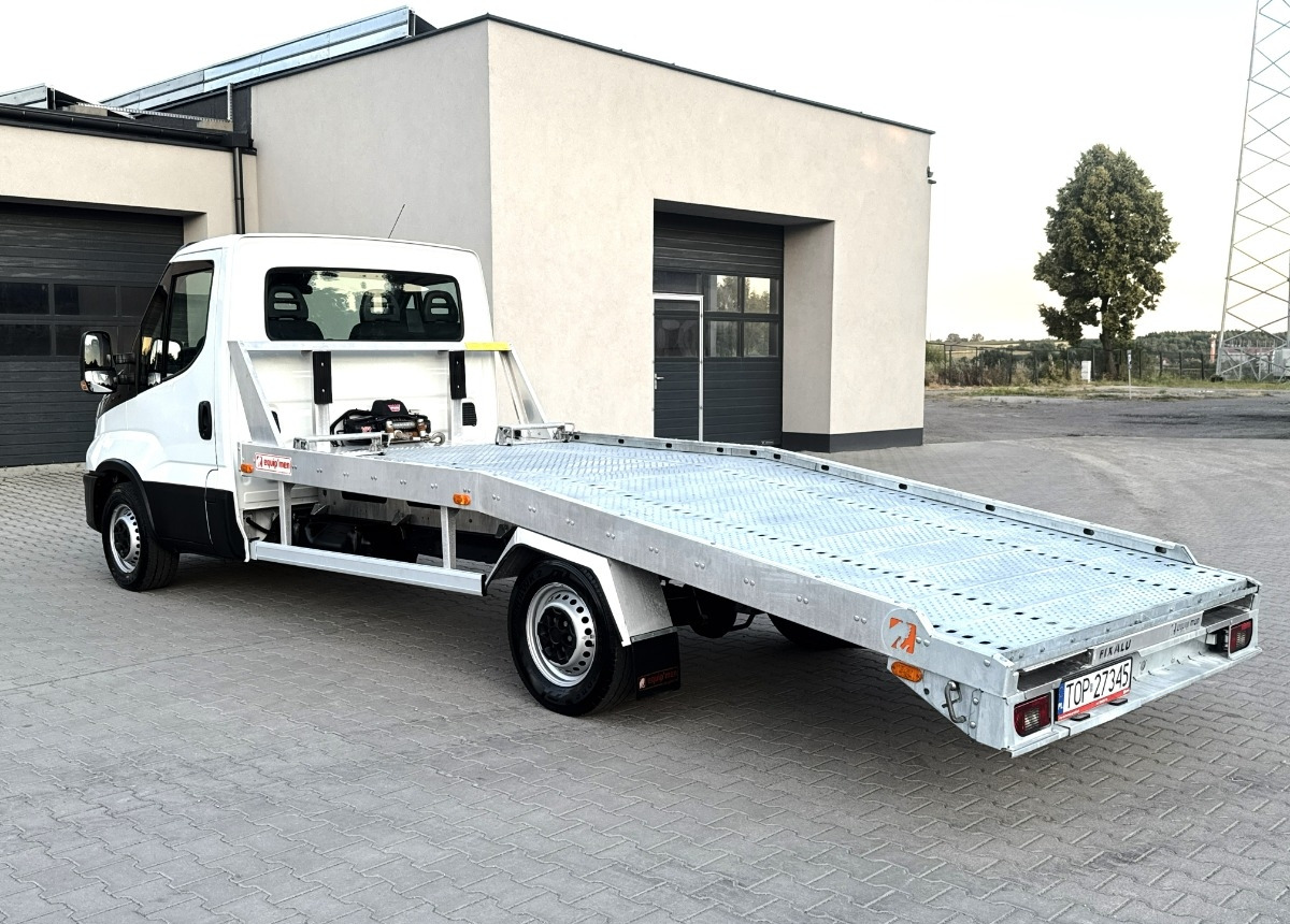 Camión portavehículos Iveco Daily 3.0 160KM Rok 2022 55 tys km przebiegu AUTOLAWETA Najazd laweta: foto 18