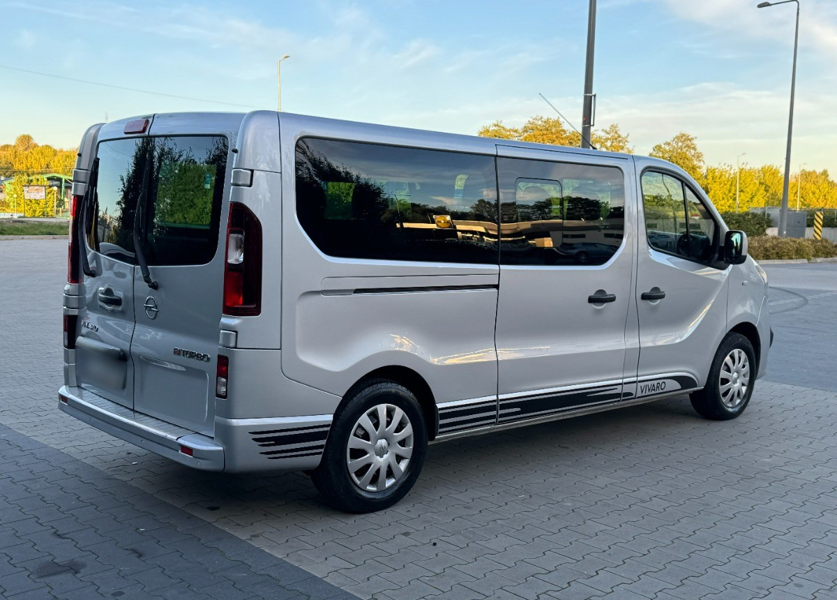 Opel Vivaro 1.6 DCI 145KM 9 osobowy Nawiewy góra dół DOINWESTOWANY Super stan - Coche familiar: foto 4 Opel Vivaro 1.6 DCI 145KM 9 osobowy Nawiewy góra dół DOINWESTOWANY Super stan - Coche familiar: foto 4