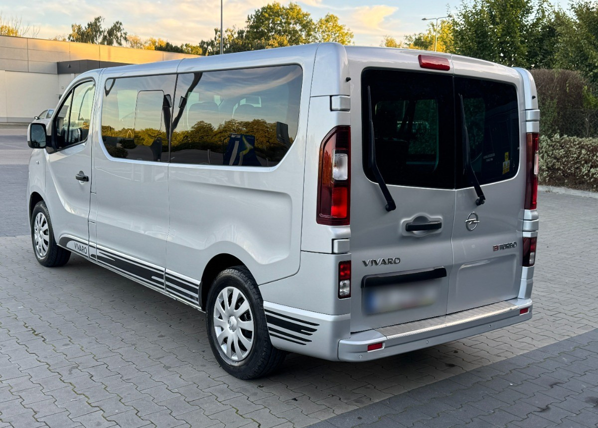Opel Vivaro 1.6 DCI 145KM 9 osobowy Nawiewy góra dół DOINWESTOWANY Super stan - Coche familiar: foto 3 Opel Vivaro 1.6 DCI 145KM 9 osobowy Nawiewy góra dół DOINWESTOWANY Super stan - Coche familiar: foto 3